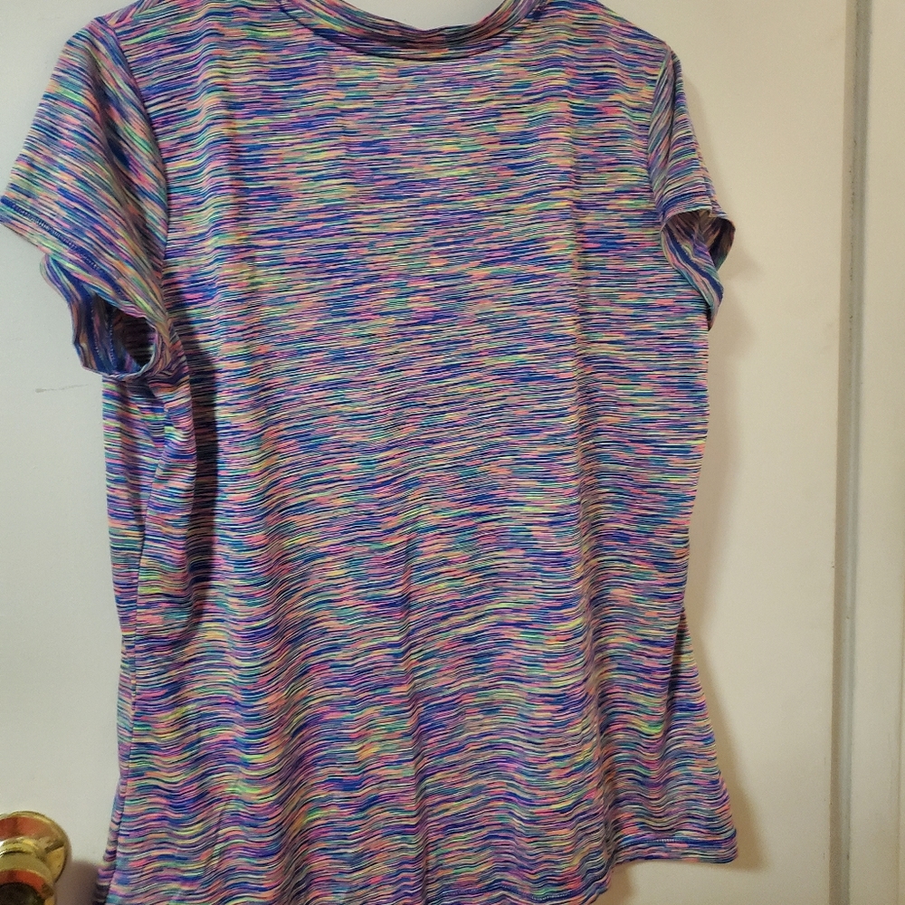 Rainbow work out top - Picture 3 of 3